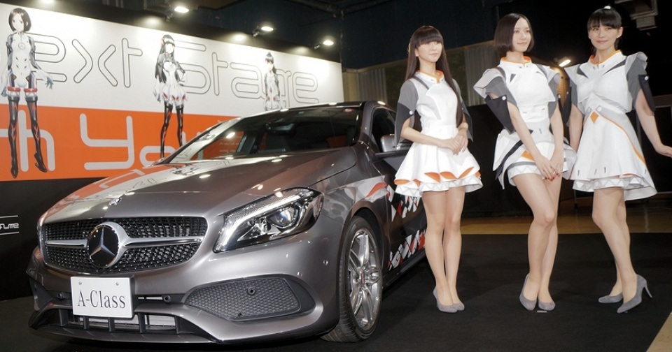 5 CG Versions of Perfume Dance for Mercedes-Benz